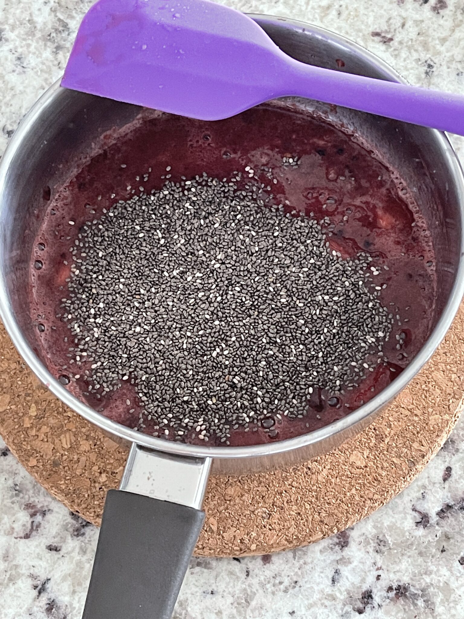 Beeren Chia Marmelade - schnell und lecker - Kochlöffeljunkies