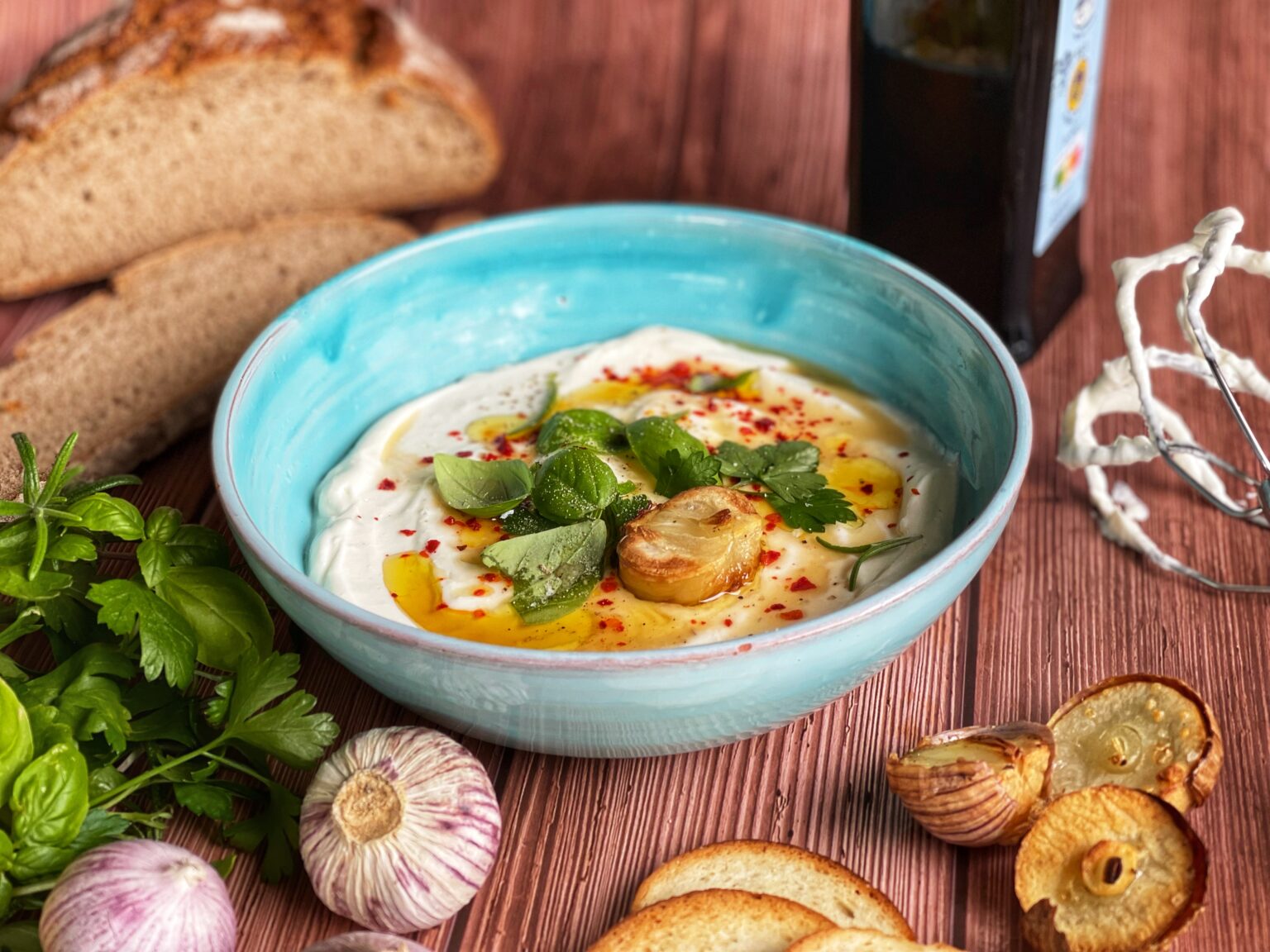 Whipped Ricotta mit geröstetem Knoblauch - Kochlöffeljunkies