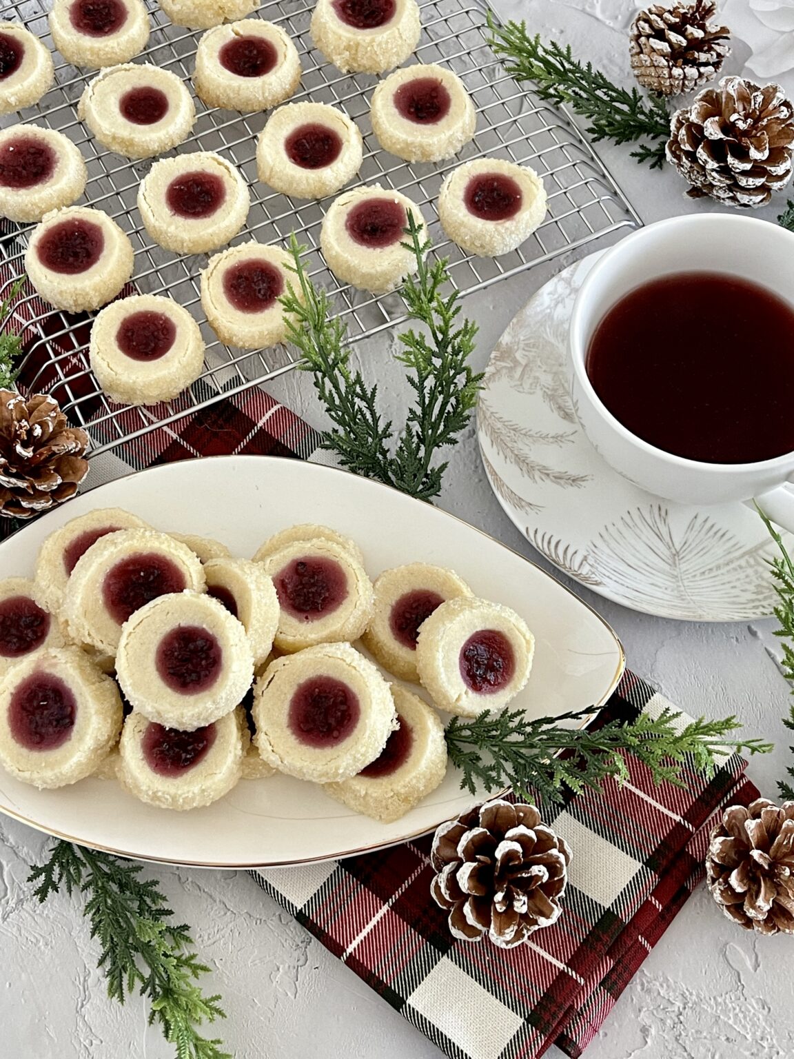Köstliche Heidesand Plätzchen mit fruchtiger Marmelade - Kochlöffeljunkies Köstliche Heidesand Plätzchen mit fruchtiger Marmelade - Kochlöffeljunkies