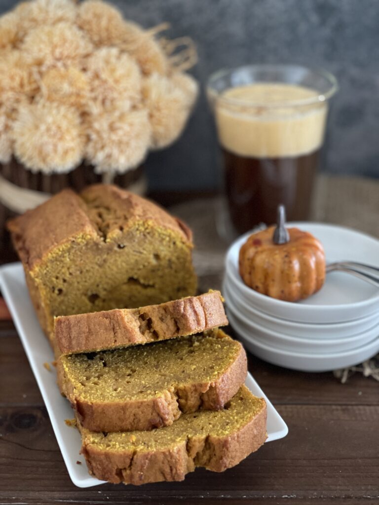 Pumpkin Bread: Der perfekte Kürbiskuchen für den Herbst - Kochlöffeljunkies Pumpkin Bread: Der perfekte Kürbiskuchen für den Herbst - Kochlöffeljunkies
